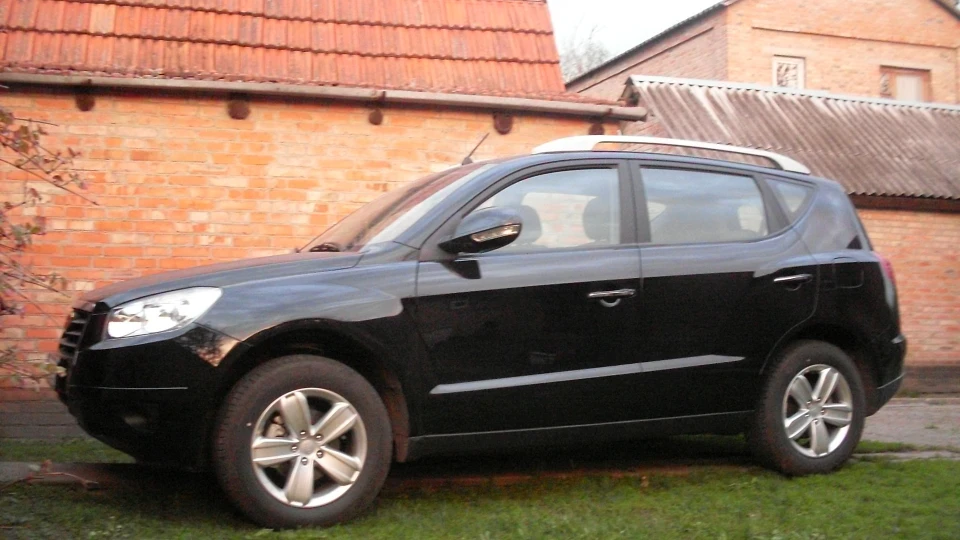 Geely Emgrand X7 Чорна Перлина 5