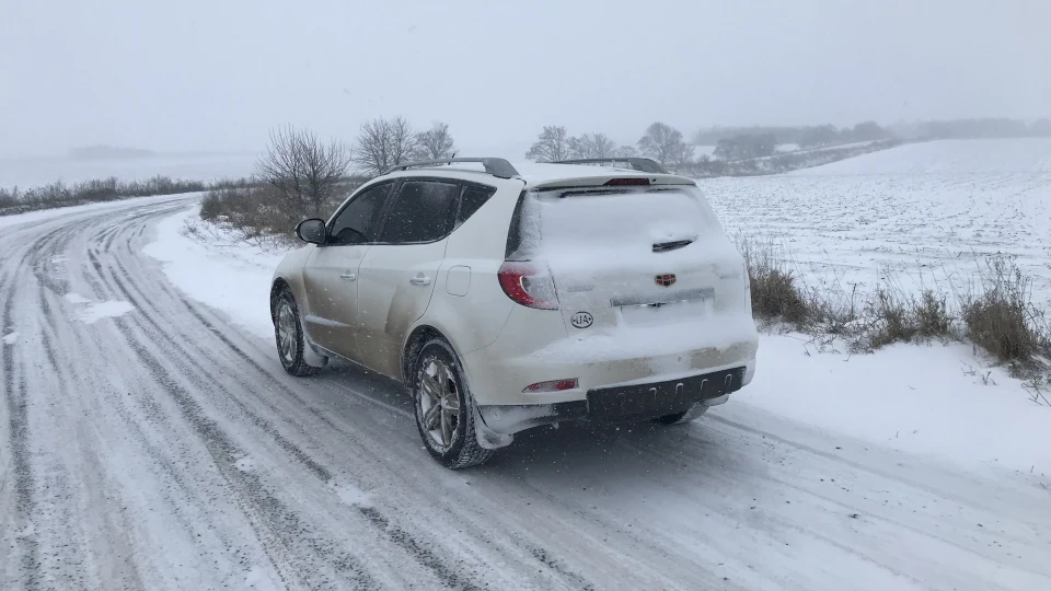 Geely Emgrand X7 Хомка 4
