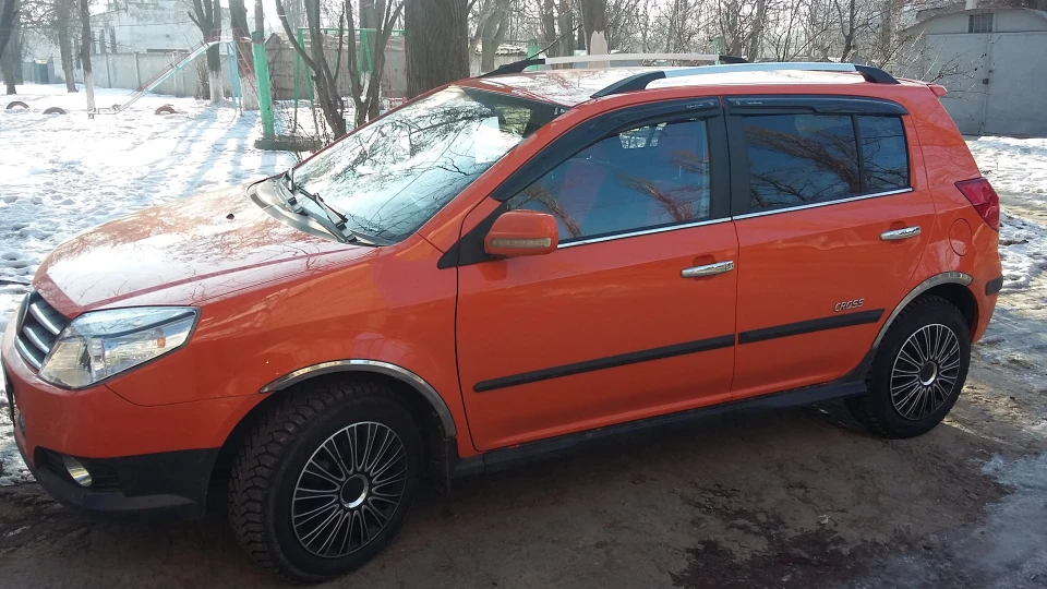 Geely MK Cross