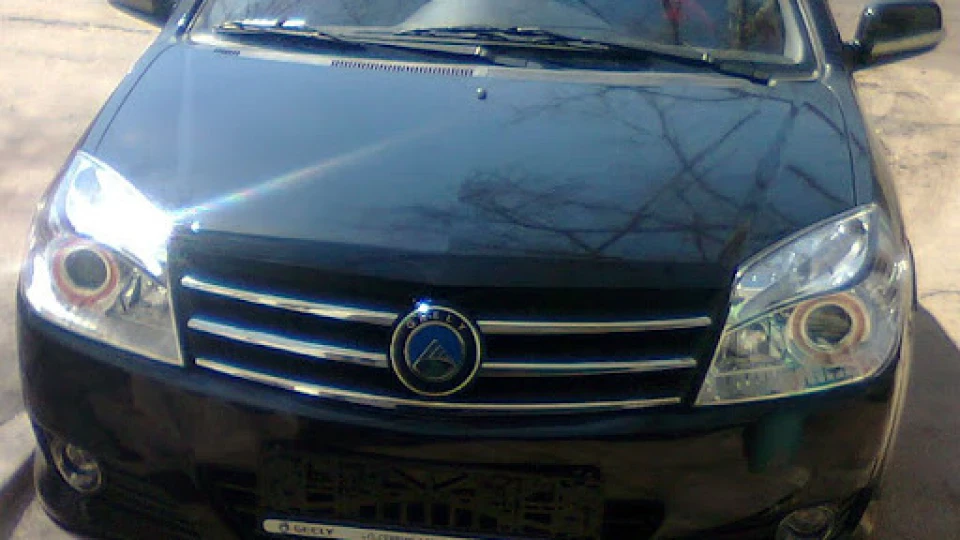 Geely MK Cross