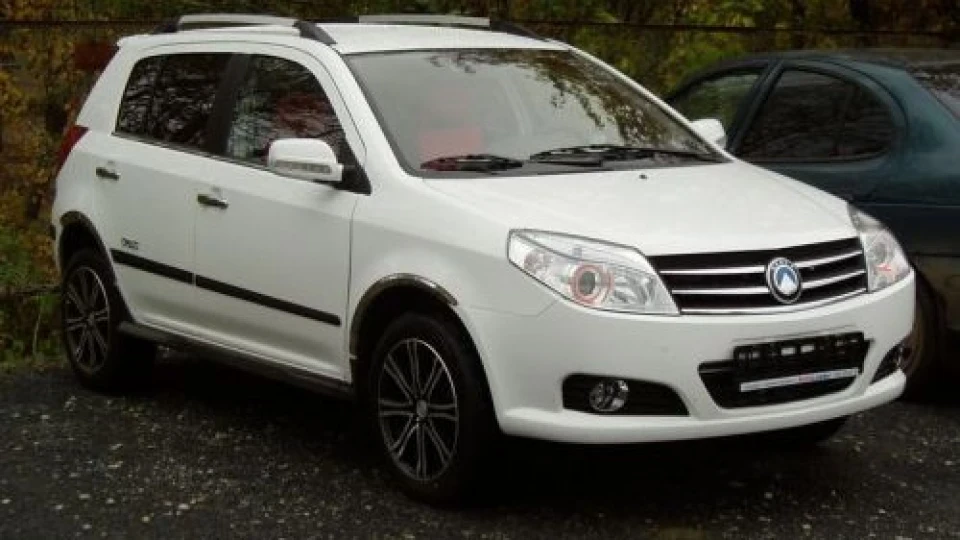 Geely MK Cross