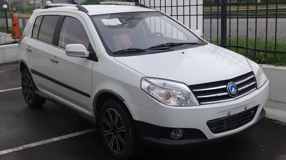 Geely MK Cross