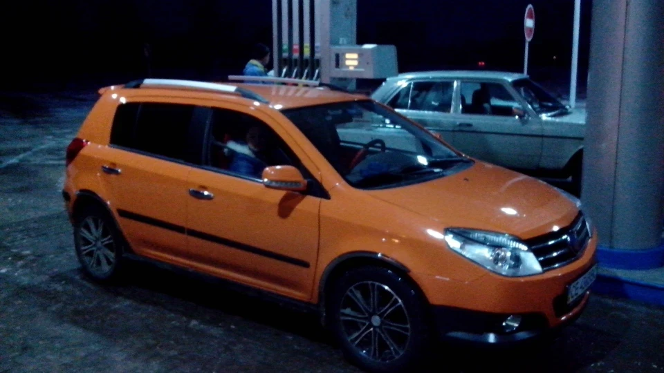 Geely MK Cross