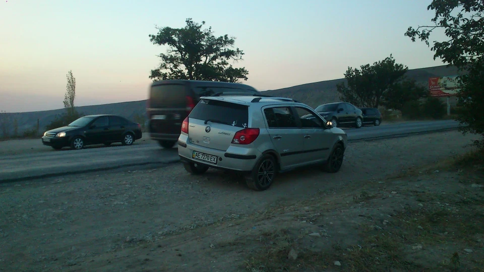 Geely MK Cross