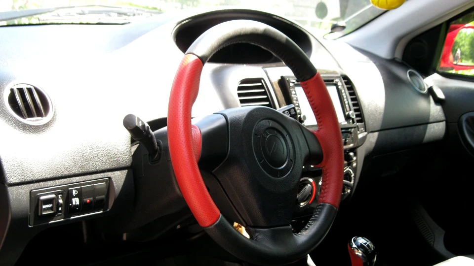 Geely MK Cross