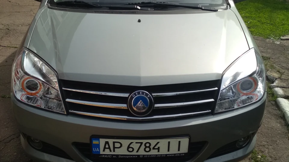 Geely MK Cross