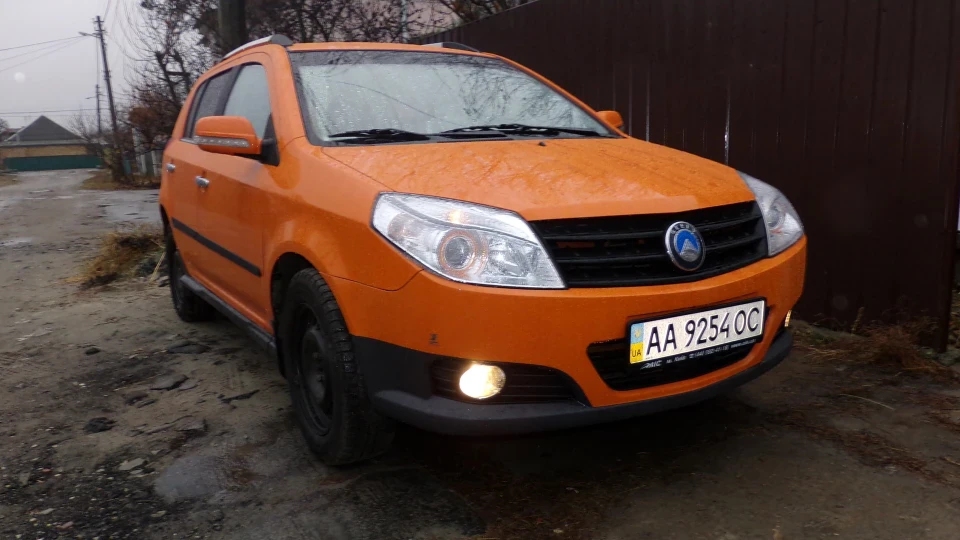 Geely MK Cross 4