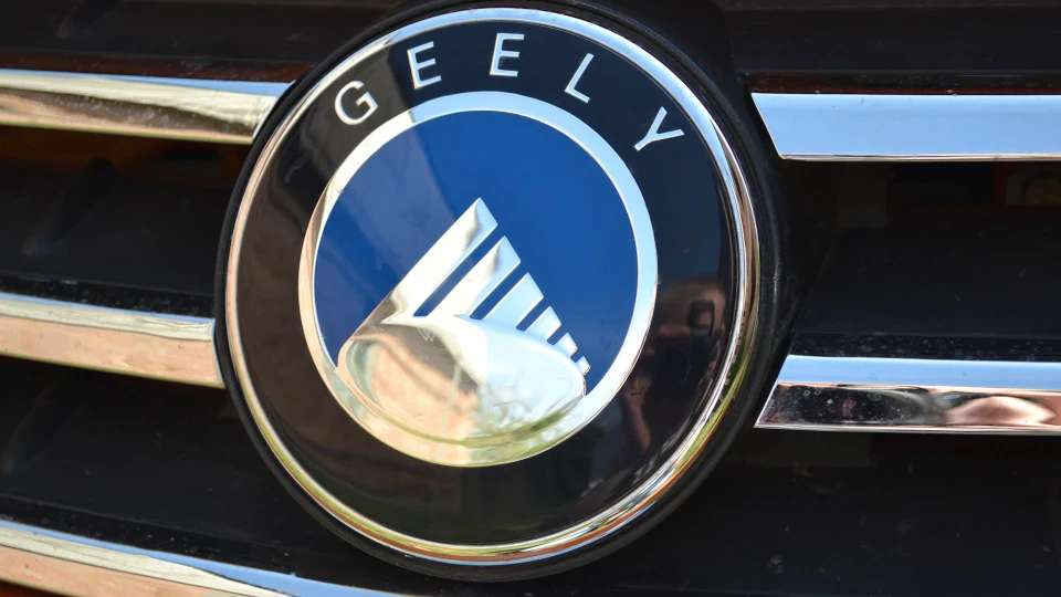 Geely MK Cross 2