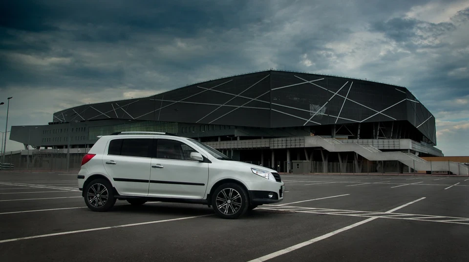Geely MK Cross білий хетч 2