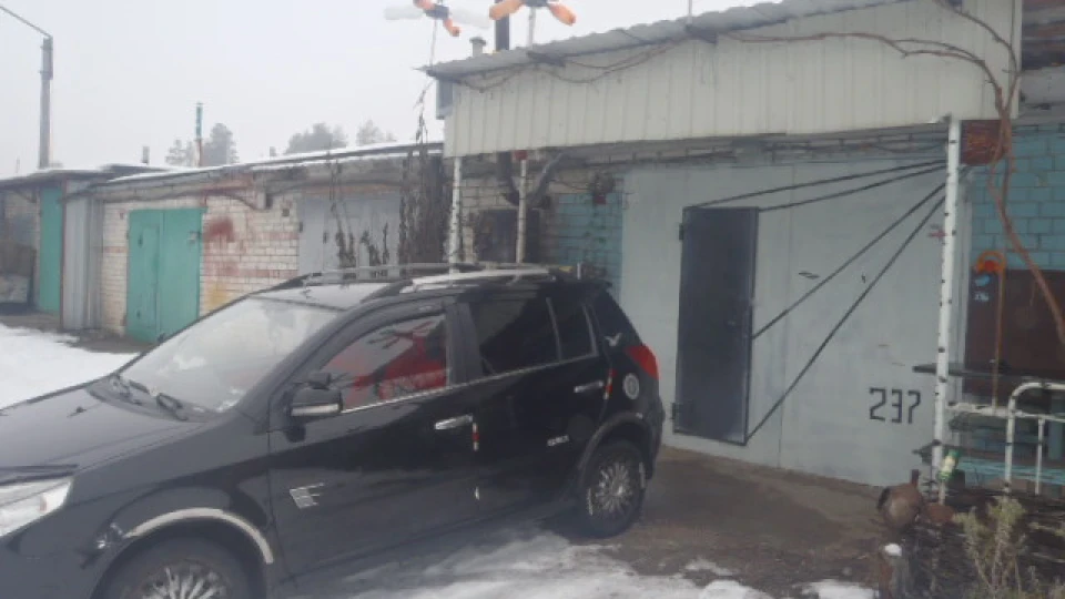 Geely MK Cross Чорний металік 2