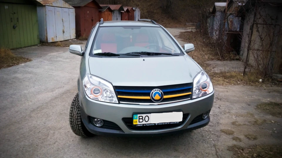 Geely MK Cross CORSAC 4