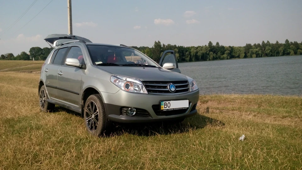 Geely MK Cross CORSAC 5