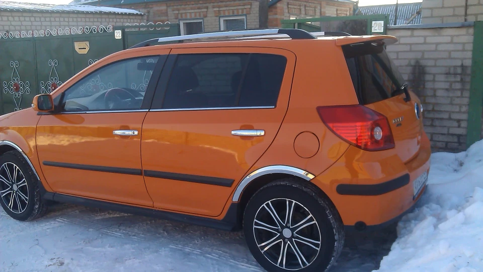 Geely MK Cross Impress 2