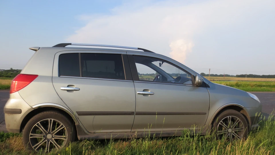Geely MK Cross Китайський містовий 3