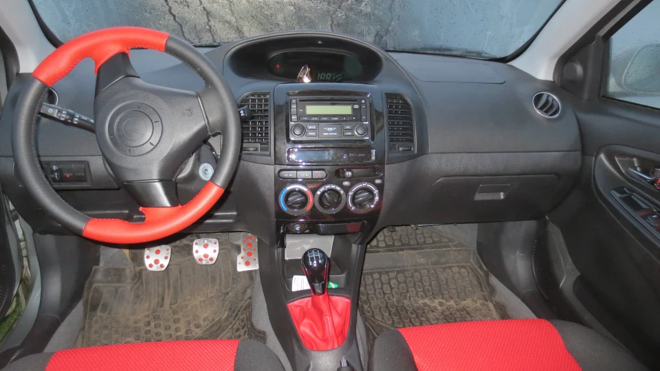 Geely MK Cross Китайський містовий 4