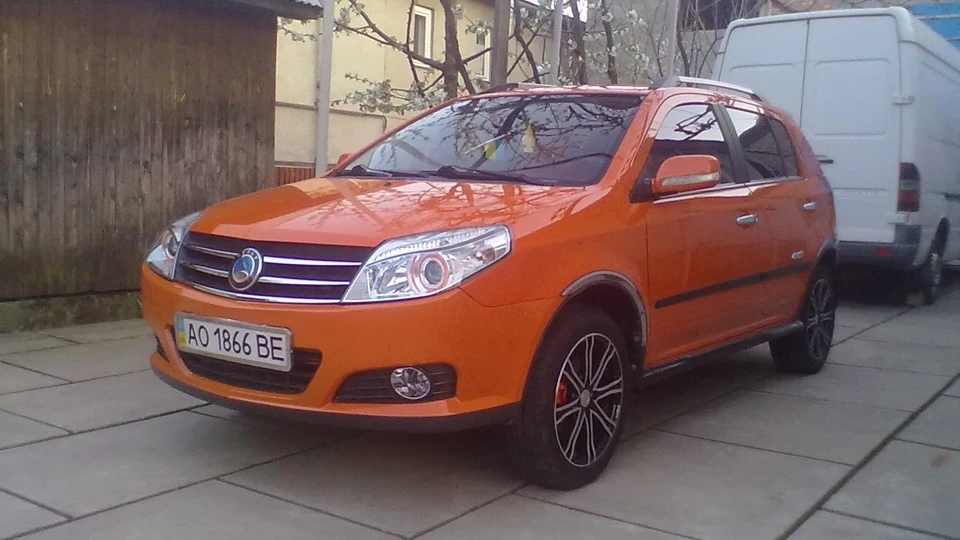 Geely MK Cross Mandarine ツ 2