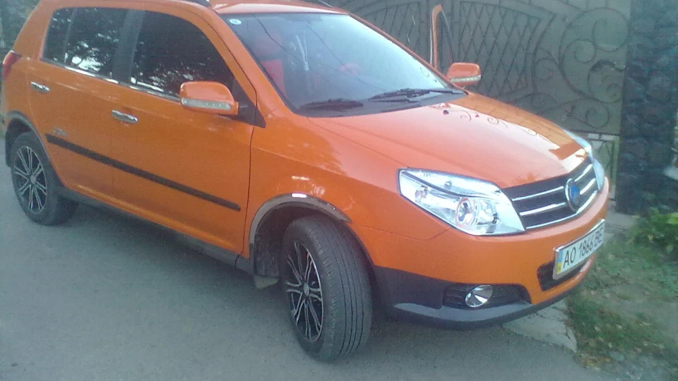 Geely MK Cross Mandarine ツ 4