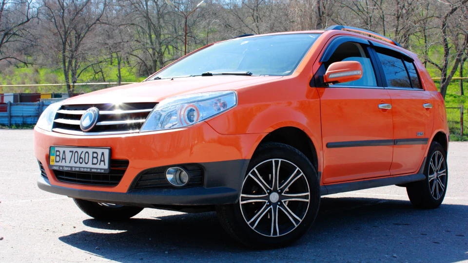 Geely MK Cross "Orange"