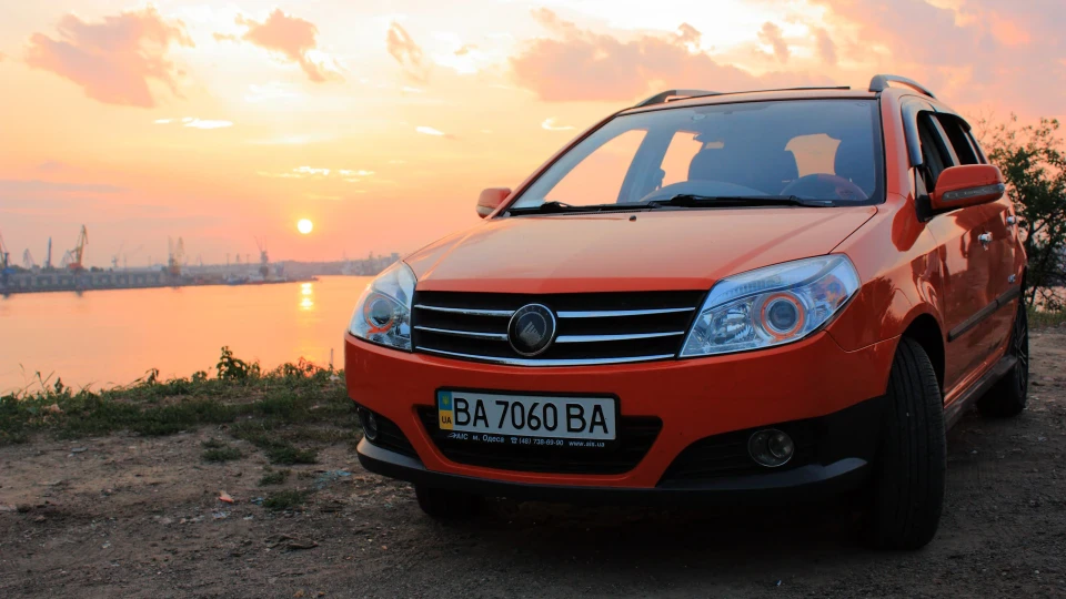 Geely MK Cross "Orange" 4
