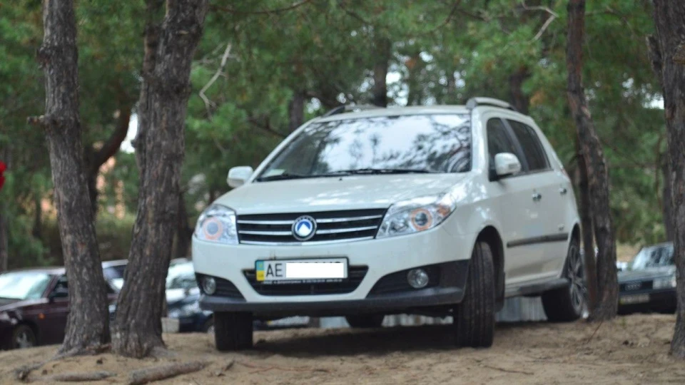 Geely MK Cross Snowy