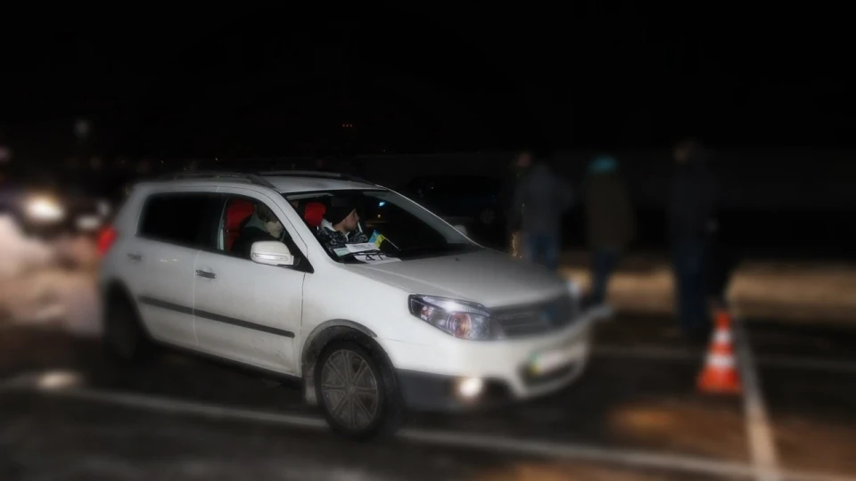 Geely MK Cross жили-жоповоз, підлозі жИп 2