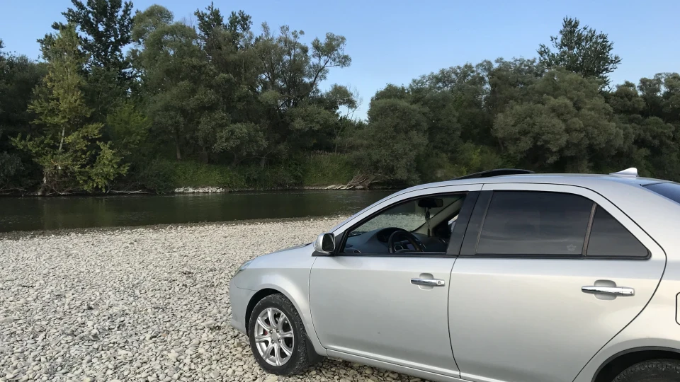 Geely MK 5