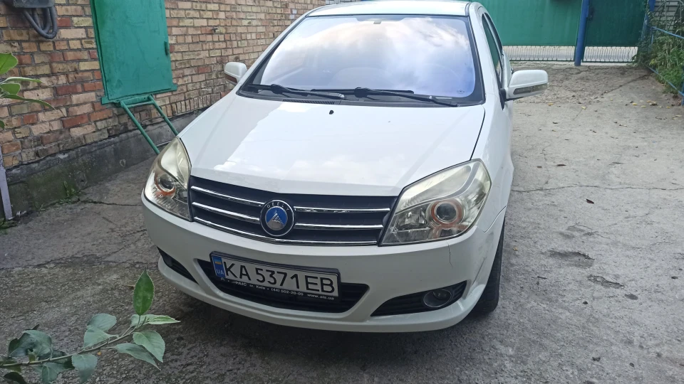 Geely MK Білий 2