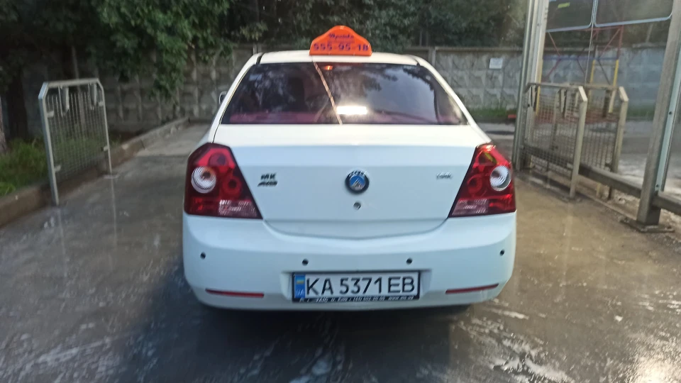 Geely MK Білий 3