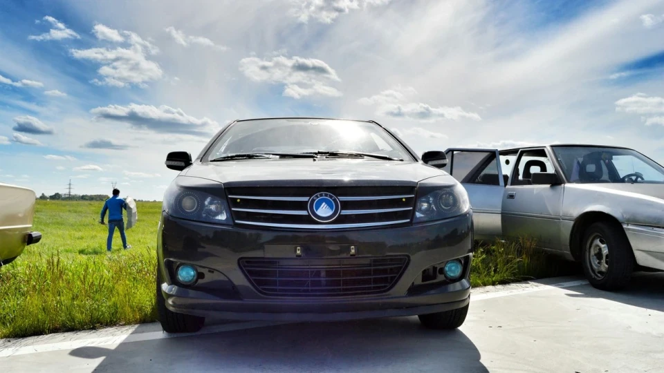 Geely MK Crazy Geelька)