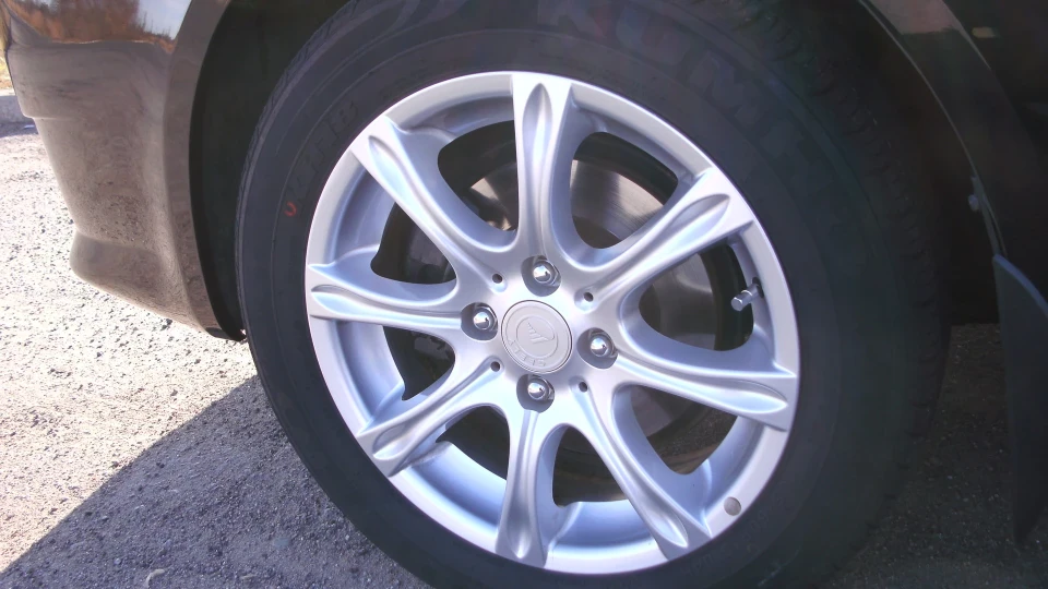 Geely MK Impress 1.6 GT Black cat 4