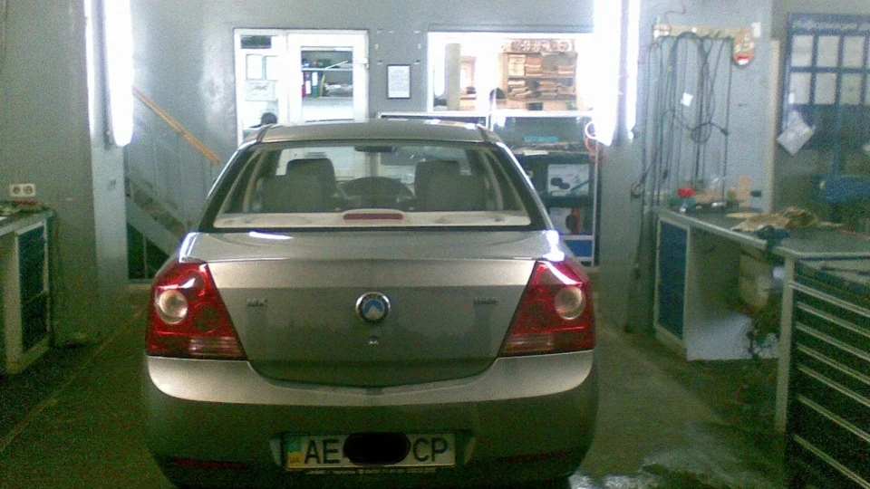 Geely MK Китай вперед 3