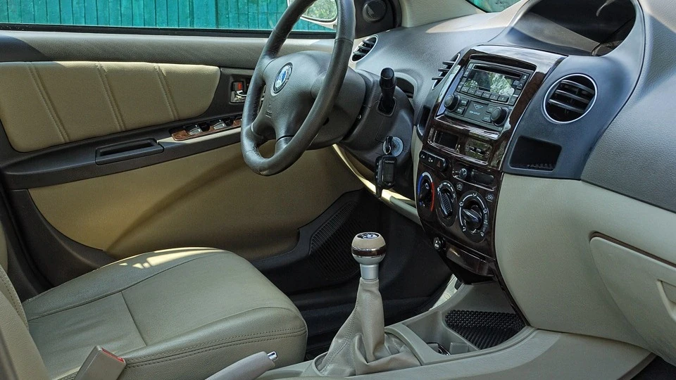 Geely MK Китайська Джульєта 3
