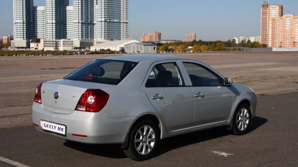 Geely MK металік 1.6