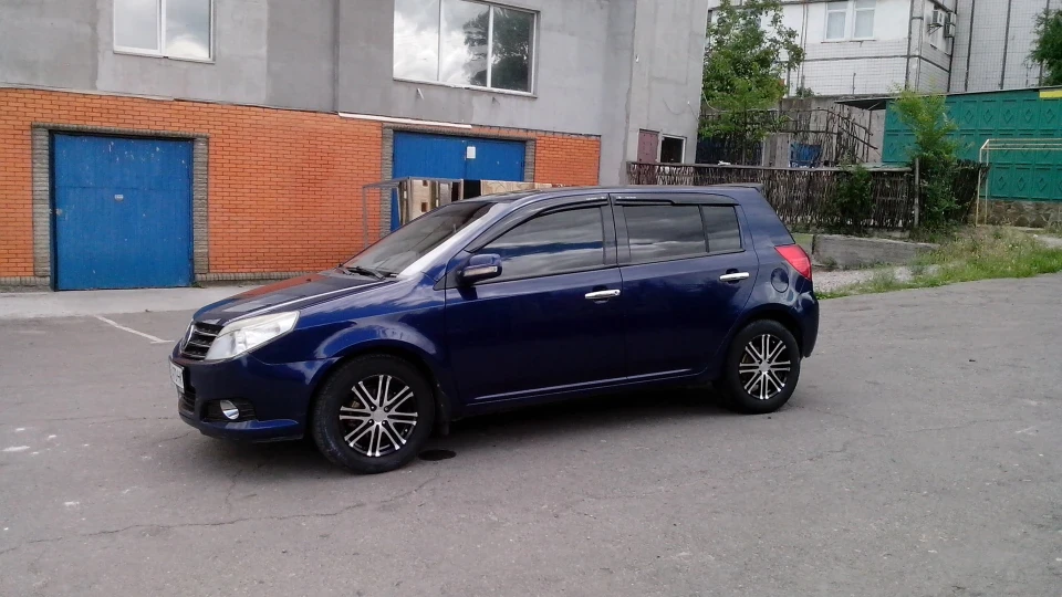 Geely MK МК-2; 1.5л 4