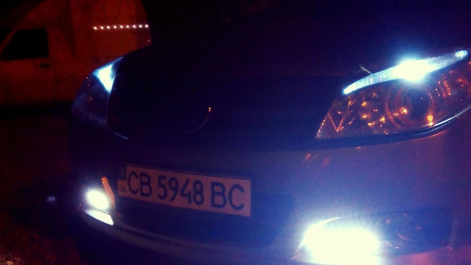Geely MK сріблястий металік 1.5 4
