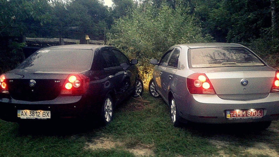 Geely MK сріблястий металік 1.5 5