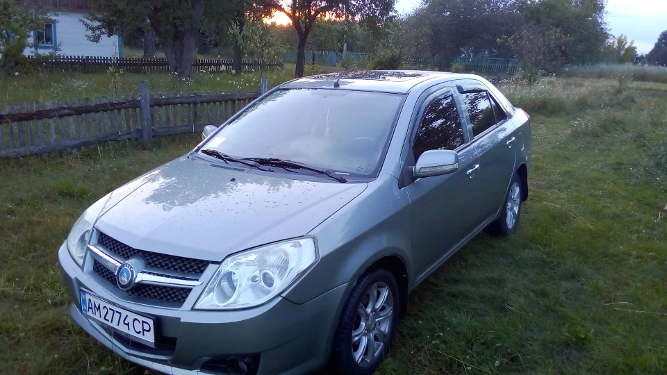 Geely MK Серій у Сірого))))
