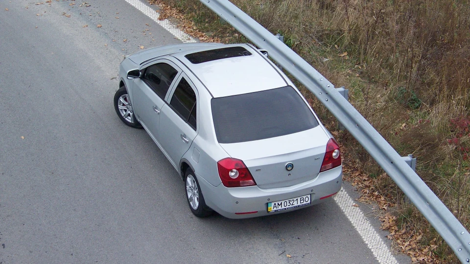 Geely MK сірий Geelyk 3