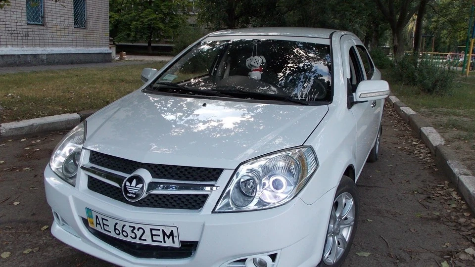 Geely MK WHITE ICE 2