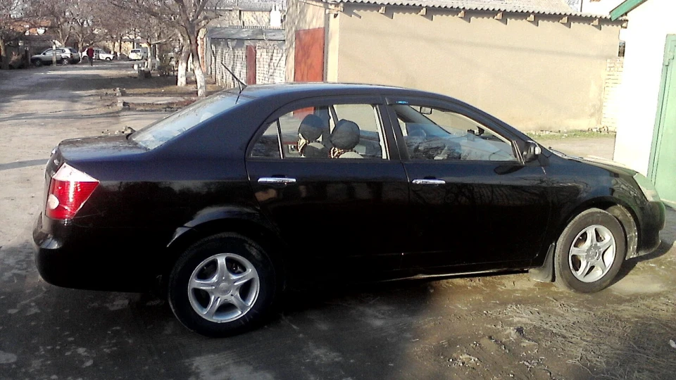 Geely Vision чорна 1.8 4