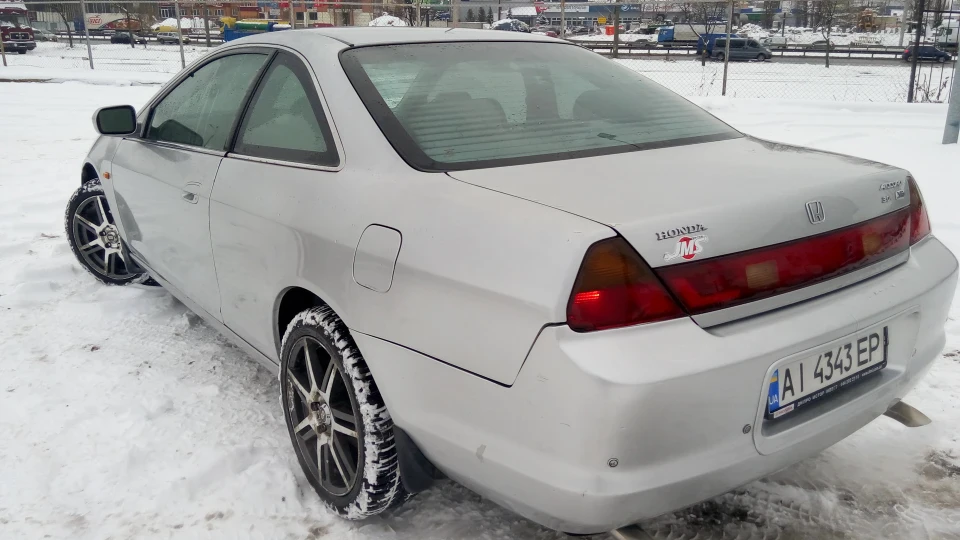 Honda Accord Coupe 4