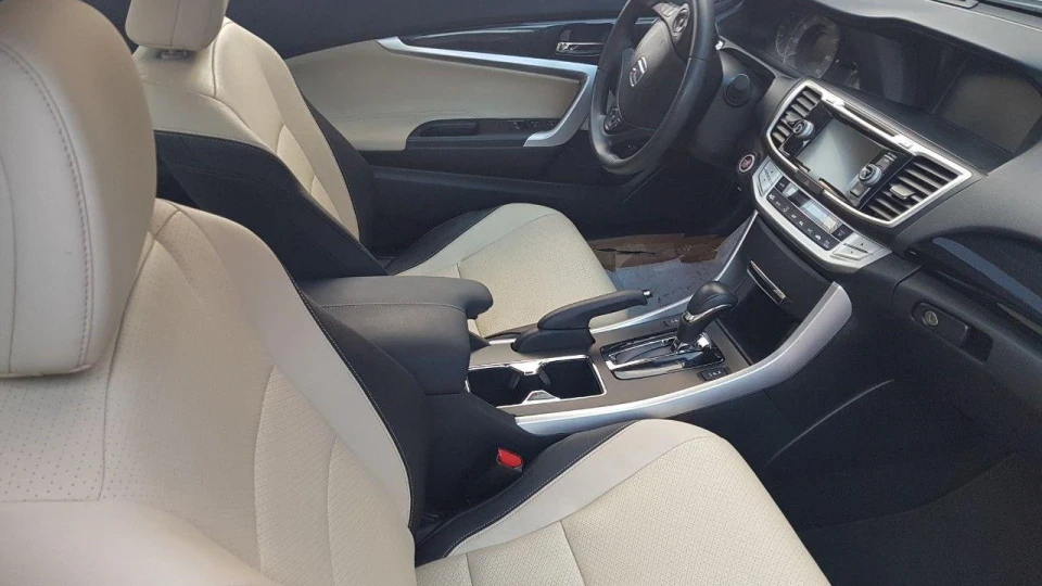 Honda Accord Coupe 4