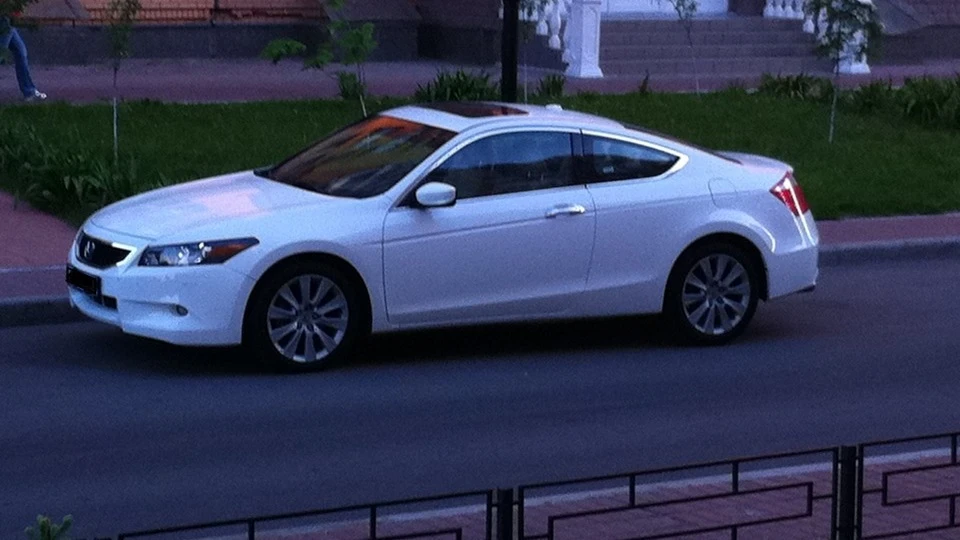 Honda Accord Coupe 4