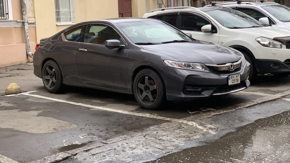 Honda Accord Coupe 4