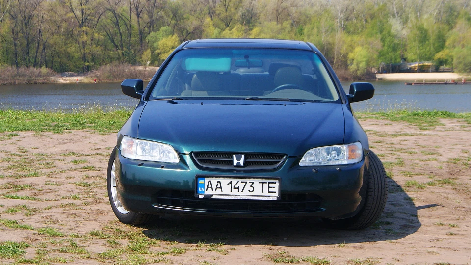 Honda Accord Coupe 3