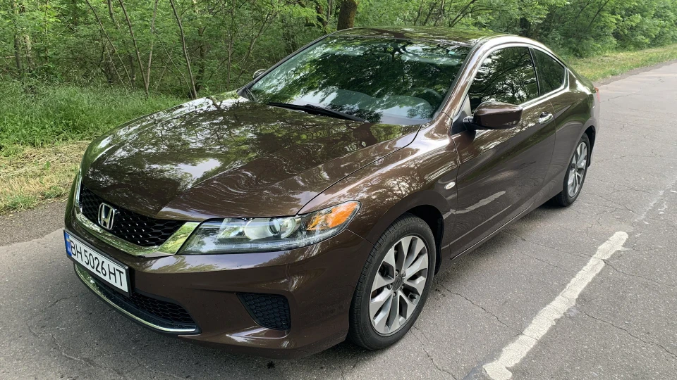 Honda Accord Coupe Bronze butterfly 2