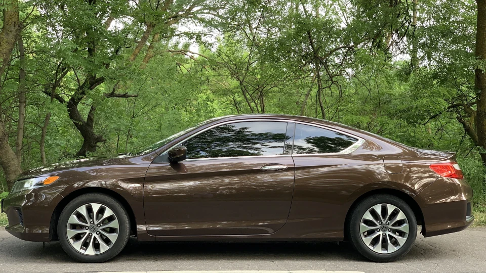 Honda Accord Coupe Bronze butterfly 4