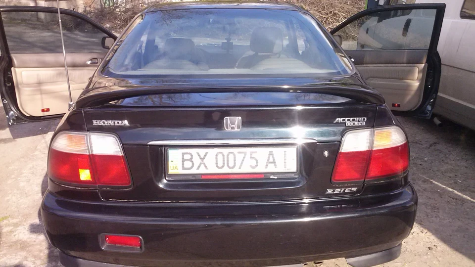 Honda Accord Coupe чер метал 2.2 si CD7 2