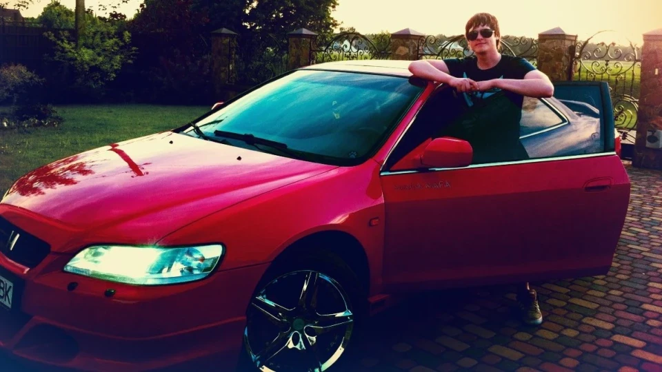 Honda Accord Coupe Red Glitter 2