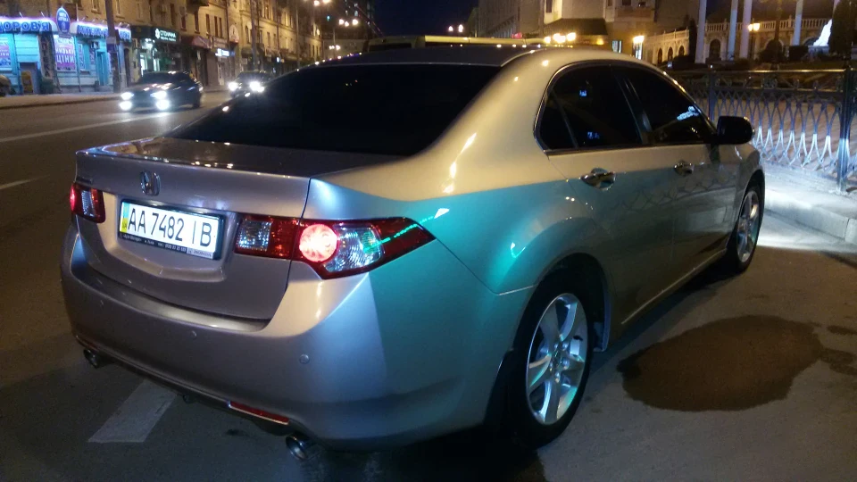 Honda Accord 2,4 EXECUTIVE 4